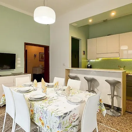 Сasa de vacaciones Stunning In With Kitchen *